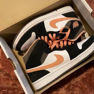 Air Jordan 1 mid SE size 10 - black, white, brown & apricot